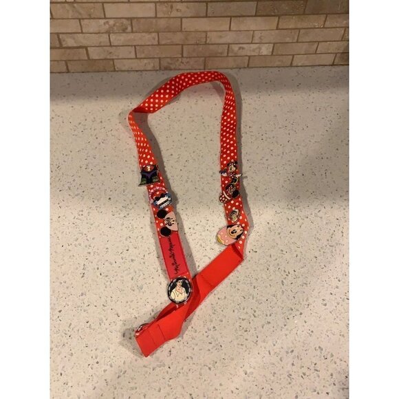 Minnie Mouse lanyard with pins  bu - Picture 1 of 8